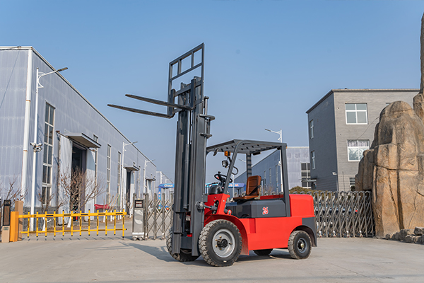 GLORYTECH CPC-26 Diesel Forklift photo 5