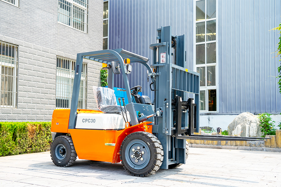 GLORYTECH CPC-30 Diesel Forklift photo 2